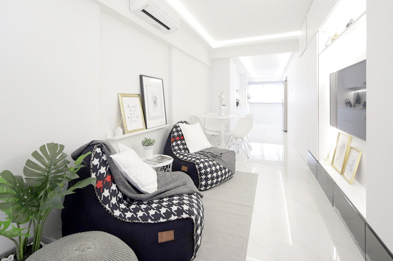 Using Decorations to Add Dimensions to Your Living Room - Comfort Furniture