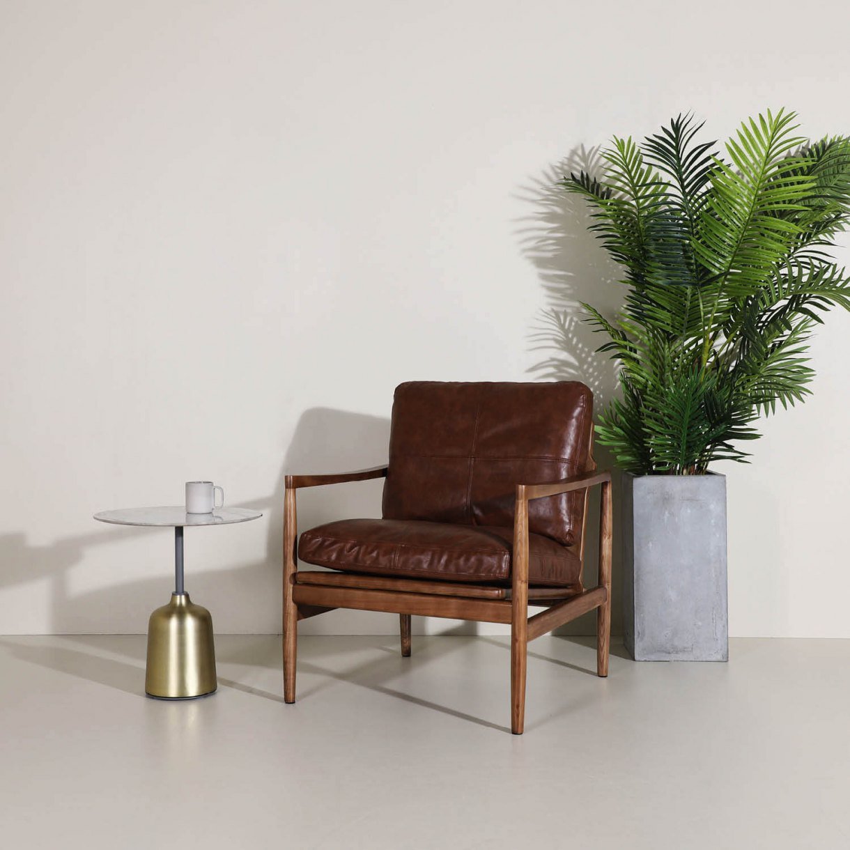 Place a Statement Leather Sofa to Stand Out in a Minimalist Living Room - Comfort Furniture Singapore