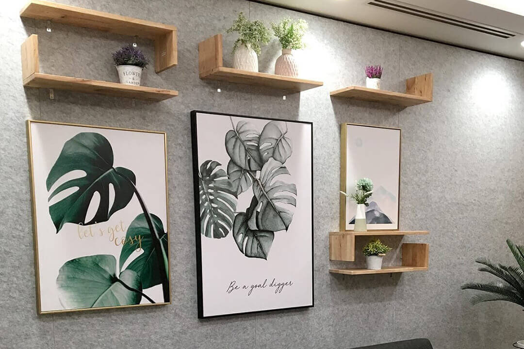 Decorative Pictures To Style Small Bedroom - Comfort Furniture