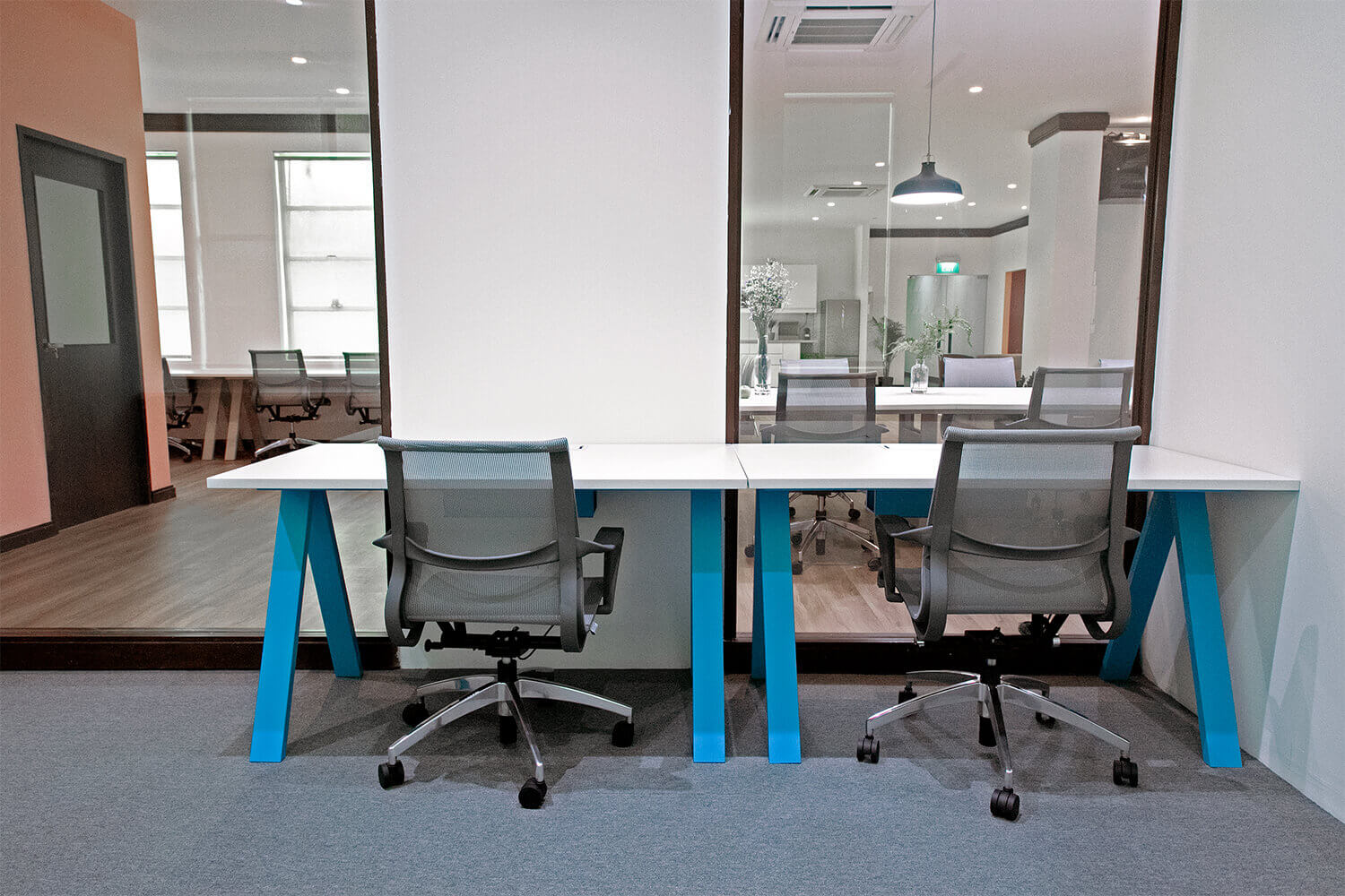Apex blue legs table - Comfort Furniture