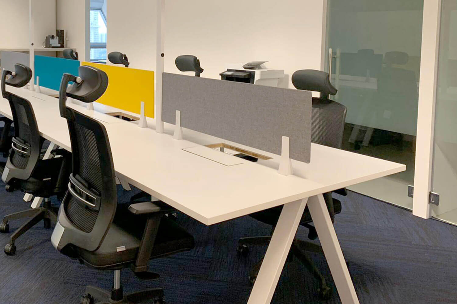 Apex Workstation with screen - Comfort Furniture