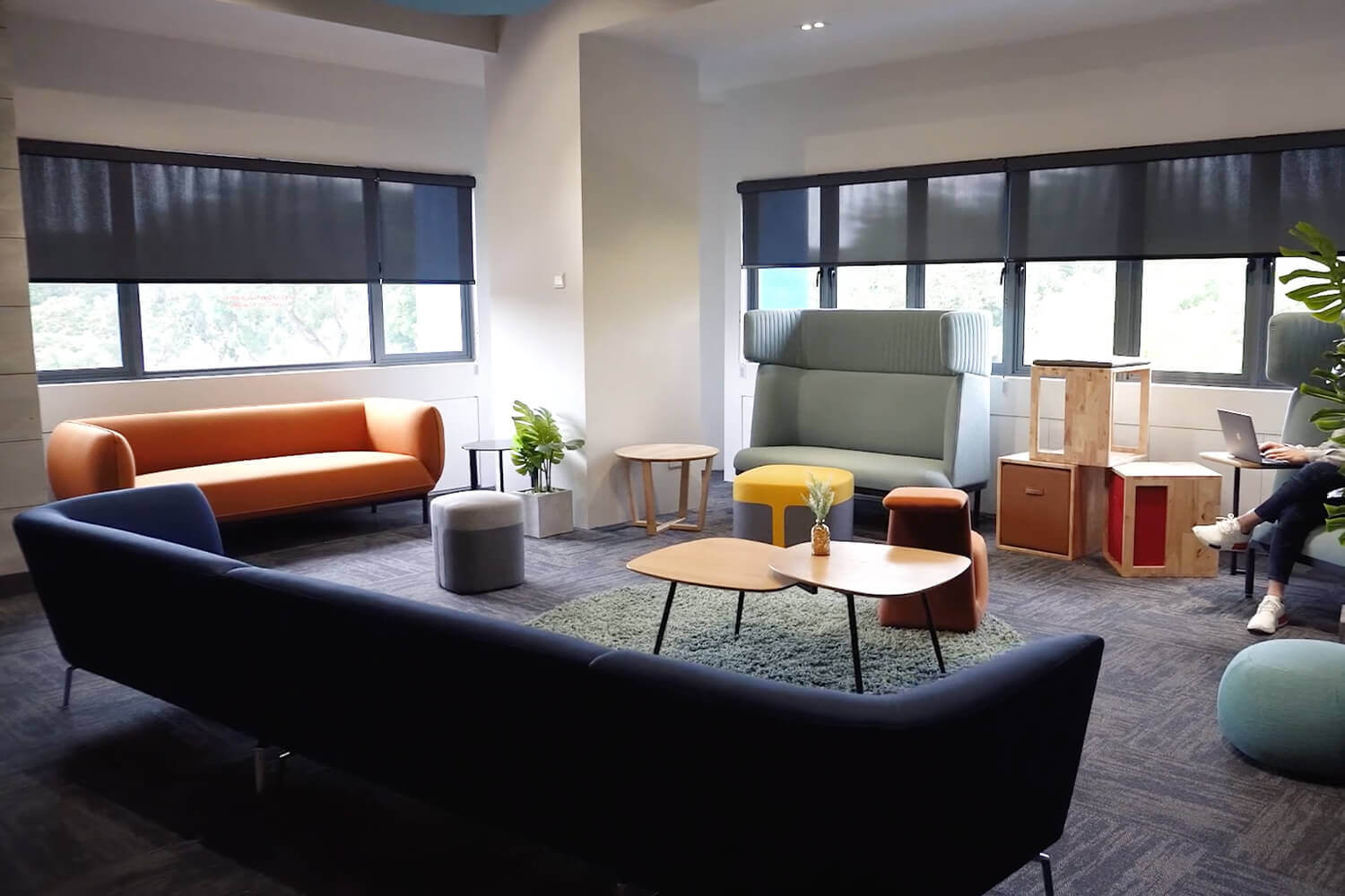 Office Furniture Decoration Idea (1) - Comfort Furniture