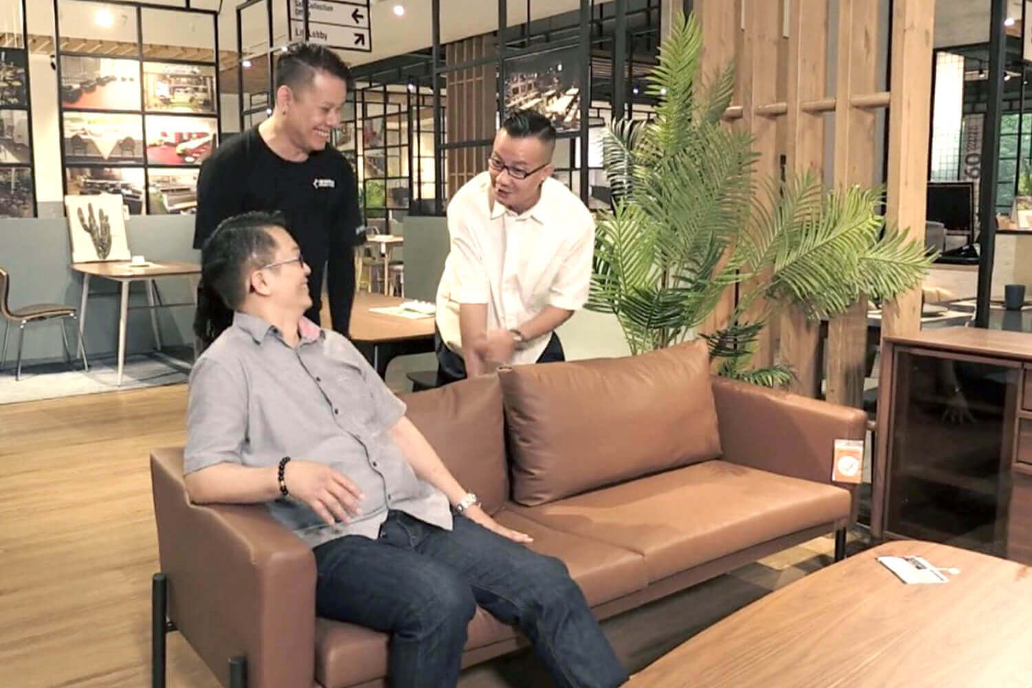 RenoKing trying out Sofa - Comfort Furniture