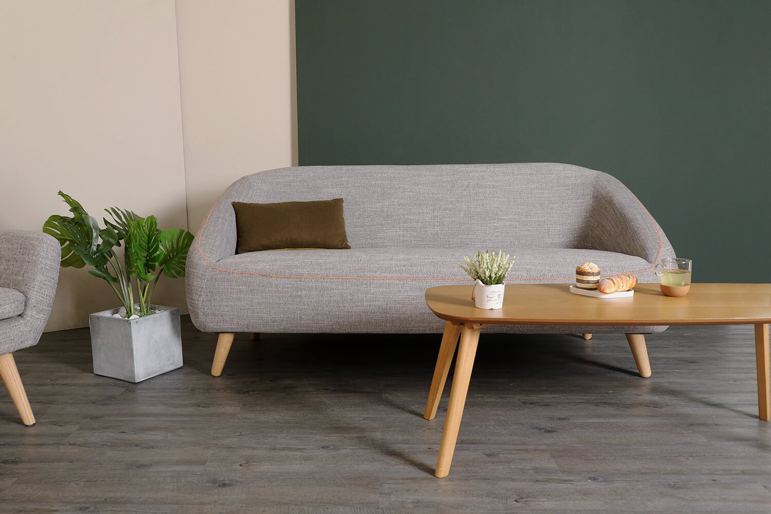 Winsland sofa 2 - Comfort Furniture