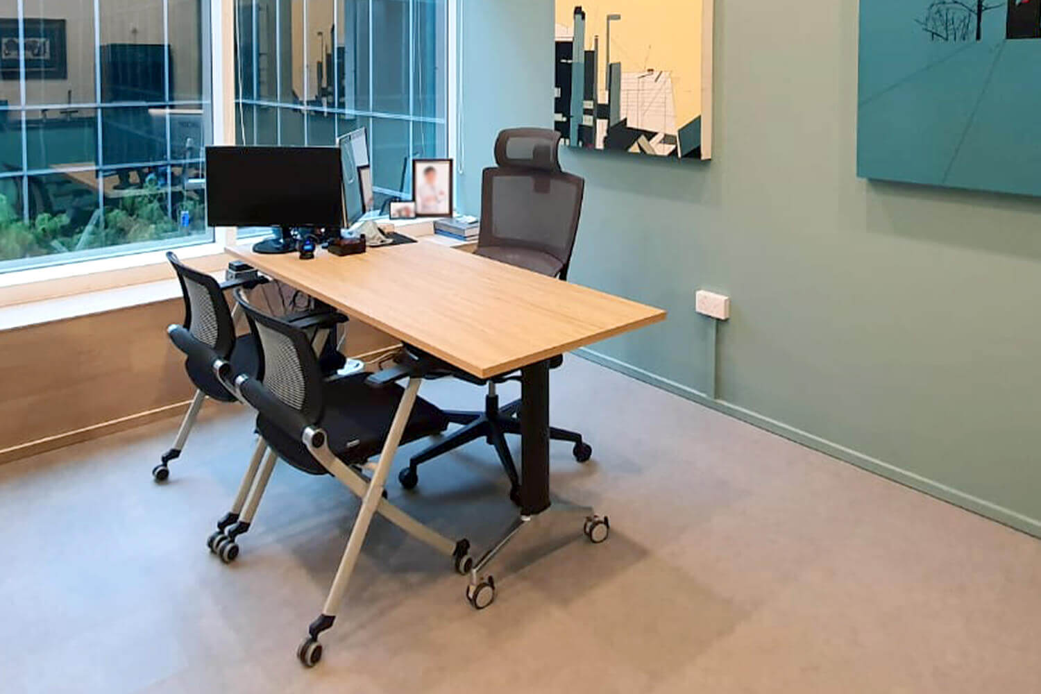 Foldable Personal Workstation Boost Table x Dynamo Chair - Comfort Furniture