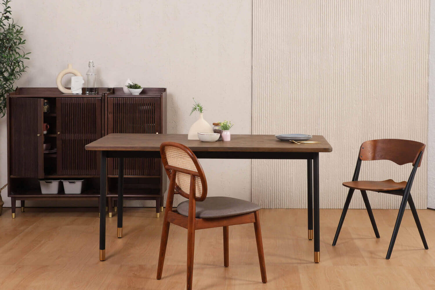 Dining Room: Dark Wood Dining Table in Walnut Style - Comfort Design Furniture