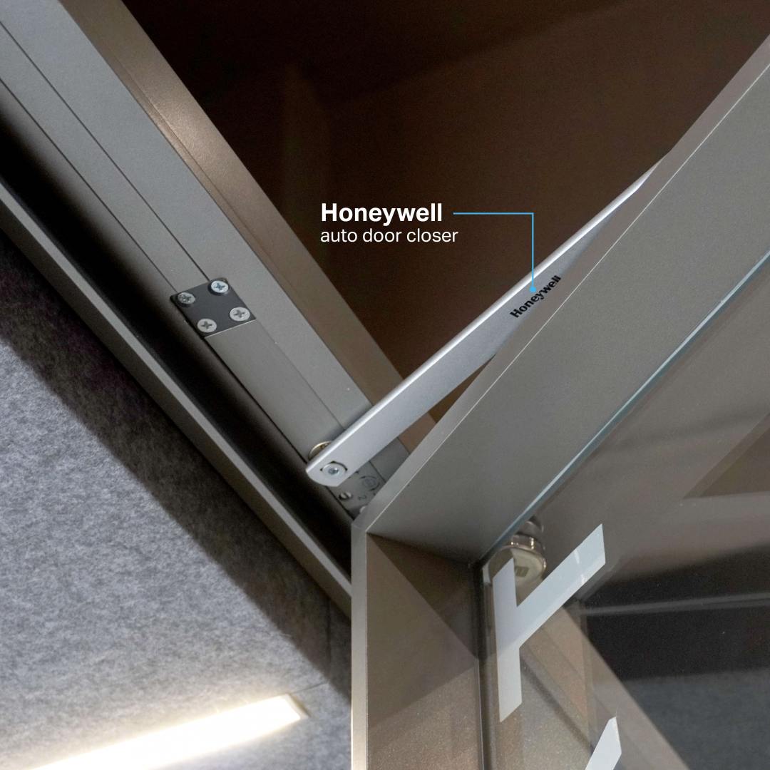 Robust Door Hinge