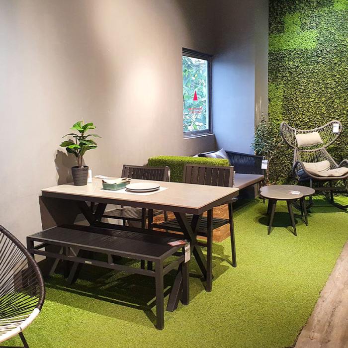 Explore Our Showroom 09