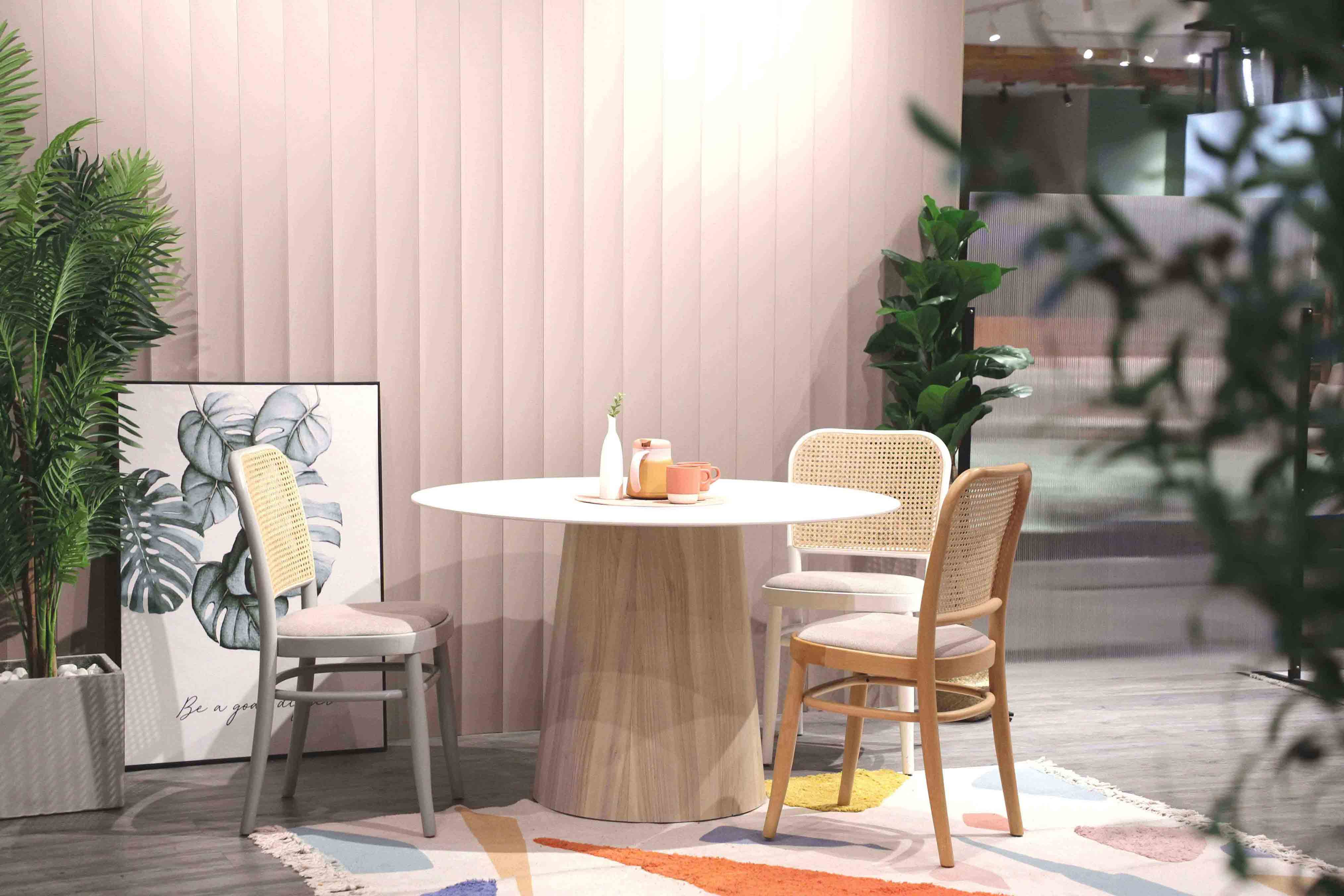 Comfort Design Dining Set