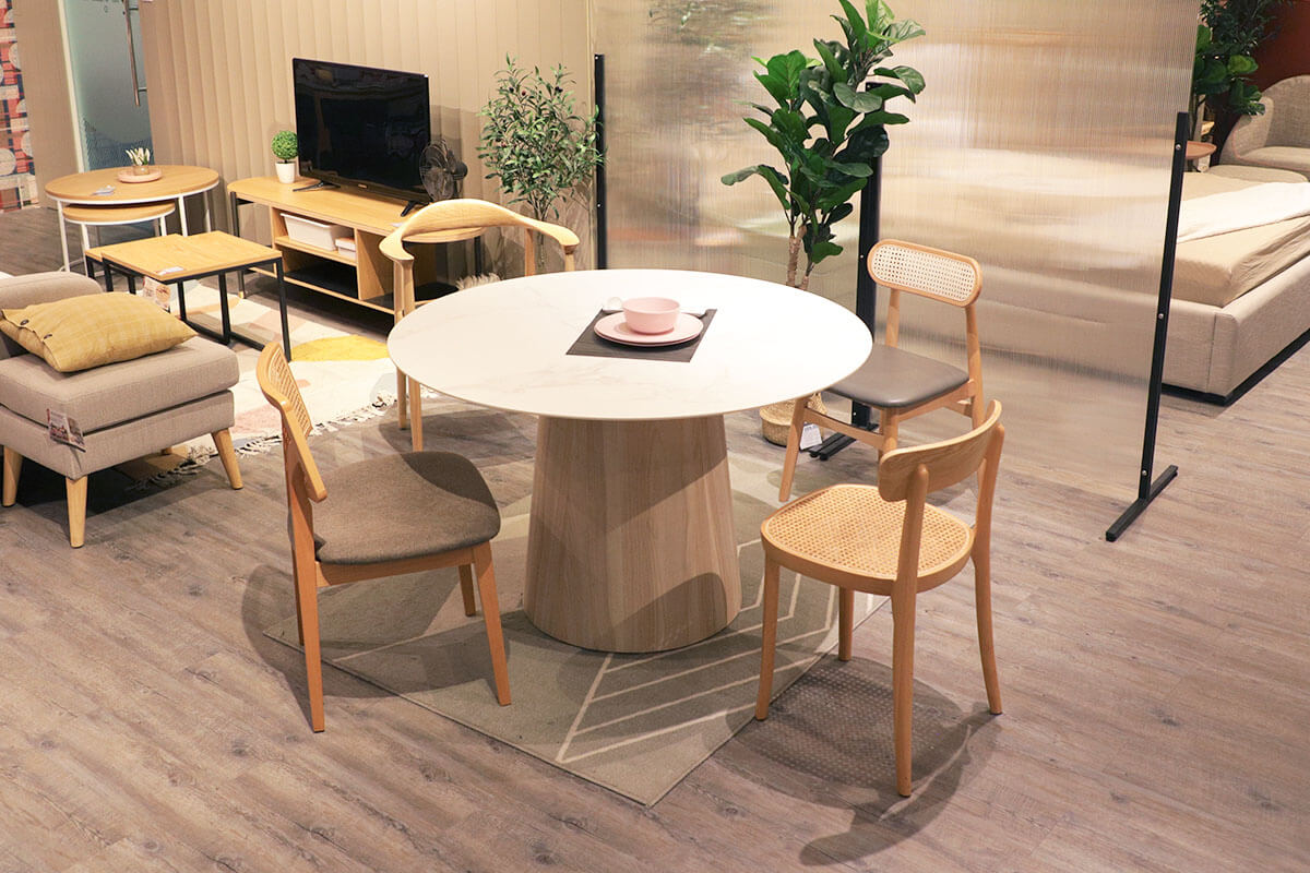 Explore Our Showroom 03